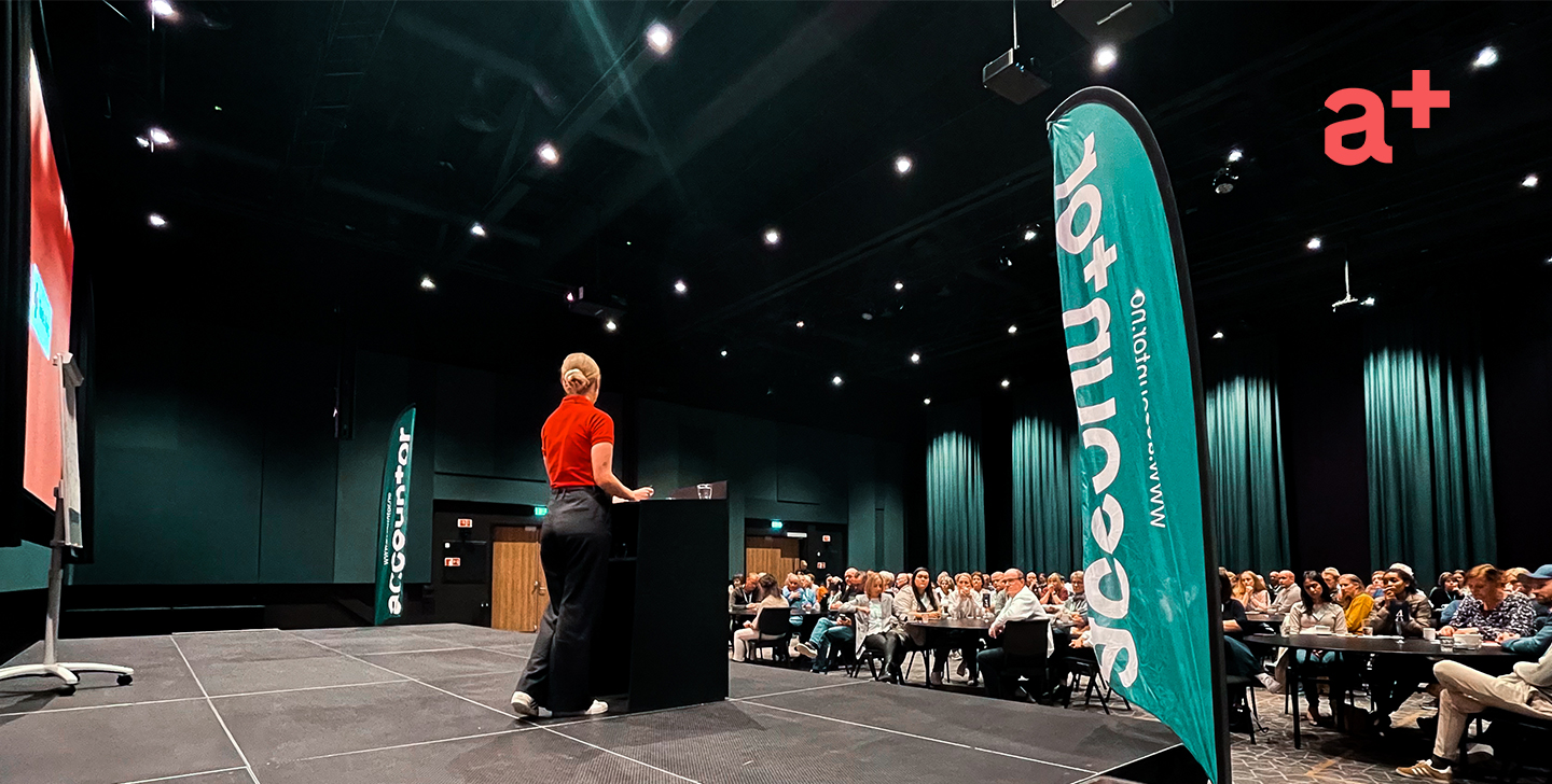 Sigrid Ødegårdshaugen holder foredrag for Accountor