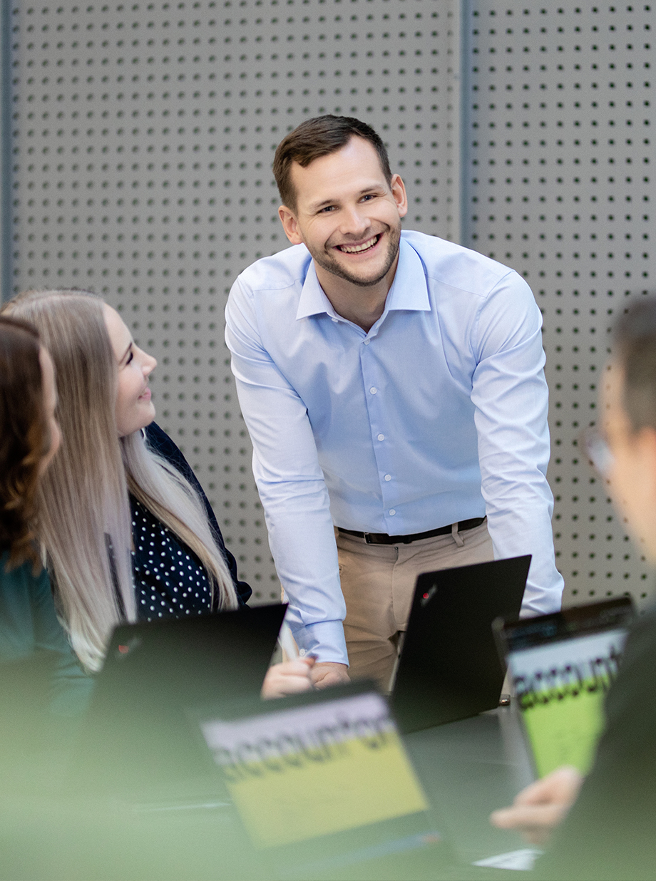 Tilitoimisto kirjanpito asiantuntija tiimi osasto Accountor