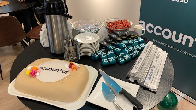 Kake for åpning av hattfjelldall