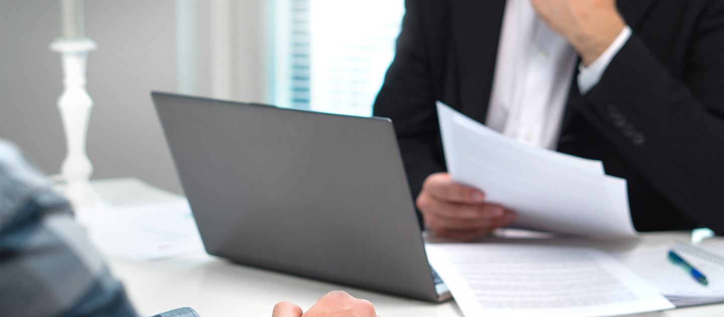 Si opp ansatt som er sykmeldt