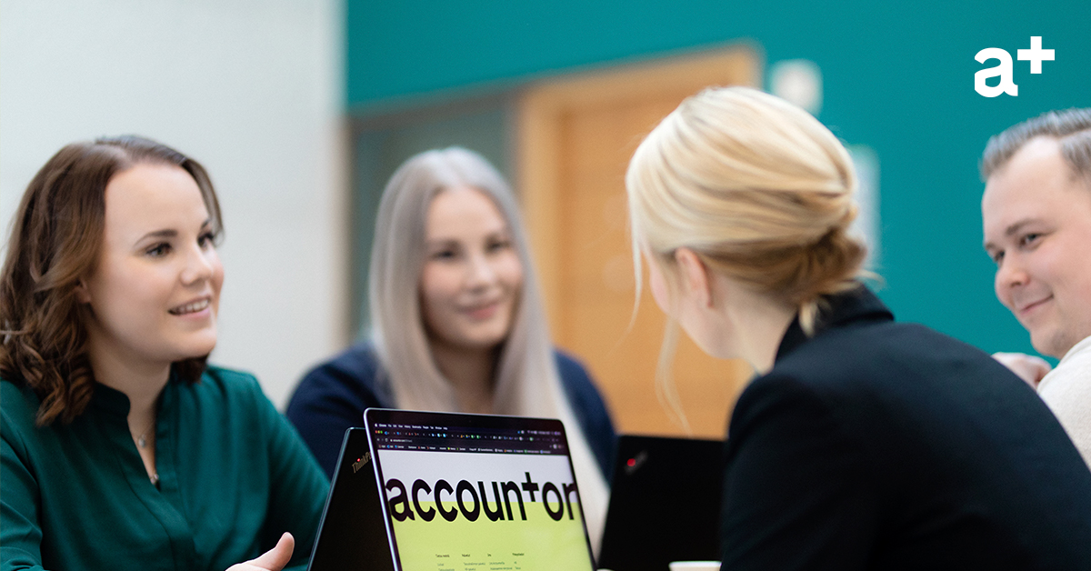 team-meeting-green-wall_1200x628