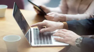 laptop hand