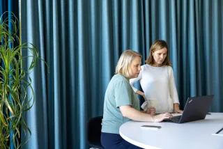 Meeting_two women