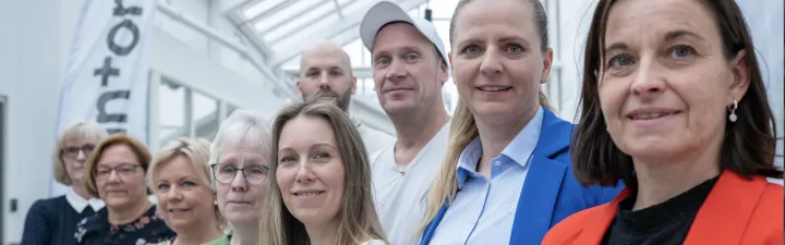 Ansatte ved avdeling sandnessjøen hos Accountor Helgeland. Her står de på rekke og rad