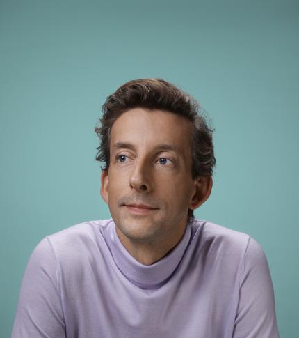 haaveileva mies accountor brand